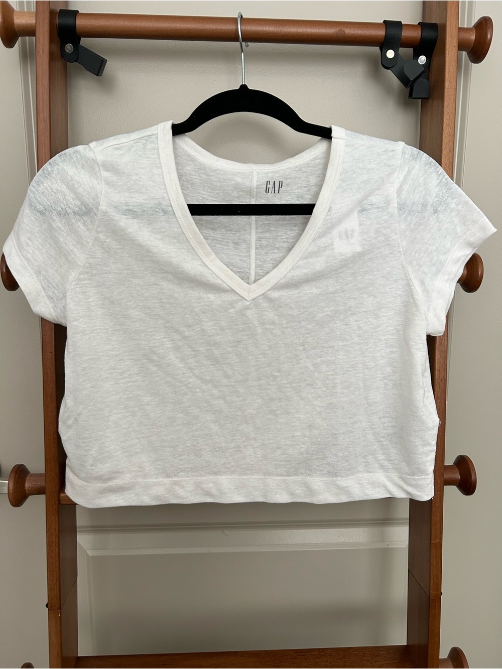 GAP White V-Neck Cropped Tee
